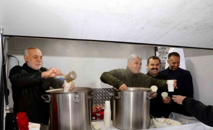 Yeni yılın ilk sabahında namazda buluştular