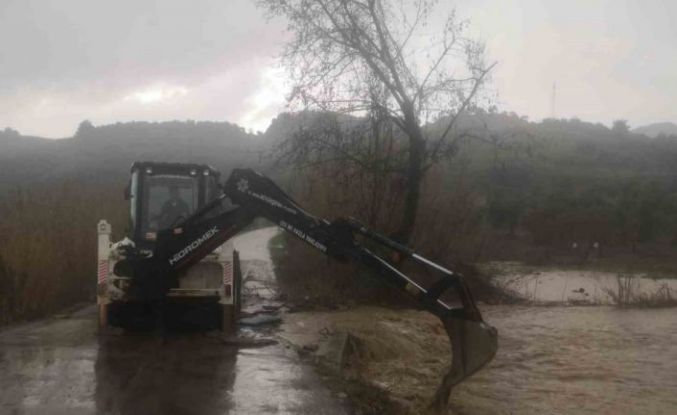Aydın’da sağank yağışa karşı Büyükşehir ekiplerinden yoğun çalışma