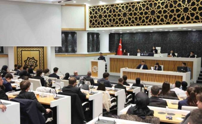 Başkan Kavuş, geleceğin siyasetçileri ve bürokratlarıyla buluştu