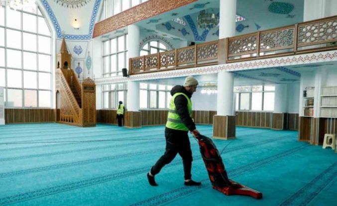 Başkan Kurnaz: "İbadethanelerimizi Ramazan ayına hazırlıyoruz"