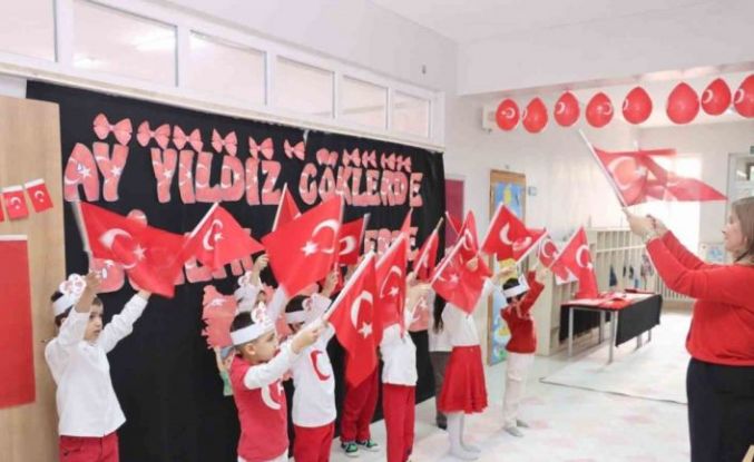 Bayrak sevgisi sınıflarda yankılandı