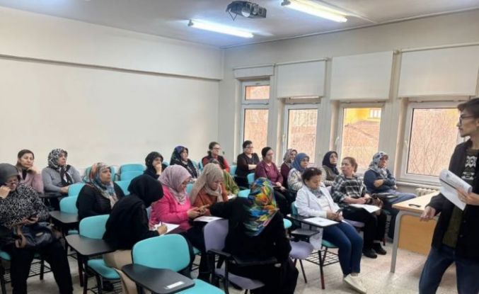 Bilecik’te kursiyerlere kumar bağımlılığı ve çocuk yetiştirme eğitimi