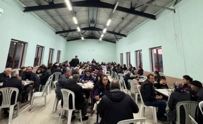 Burhaniye’de toplu iftar geleneği devam ediyor