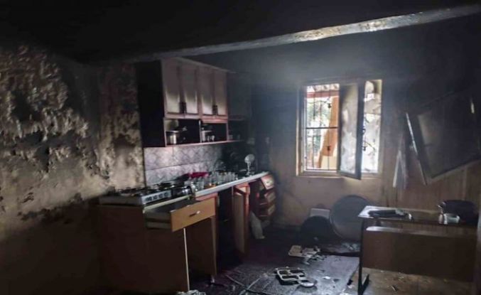 Camide çıkan yangın hasara neden oldu