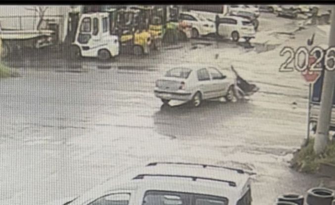 Çorlu’da otomobille çarpışan motosikletli yaralandı: Kaza anı kamerada