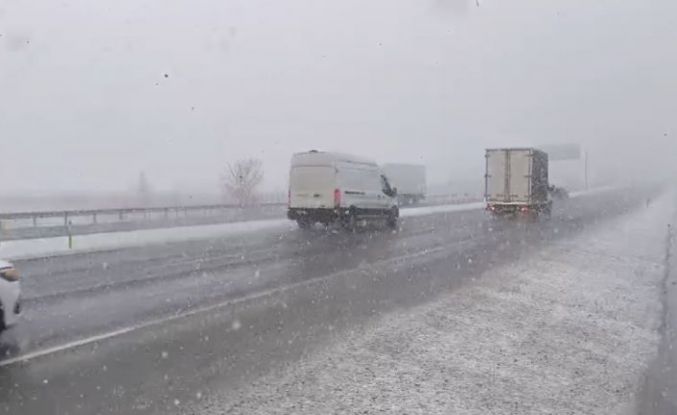 Denizli’nin yüksek kesimlerinde kar yağışı etkili oluyor