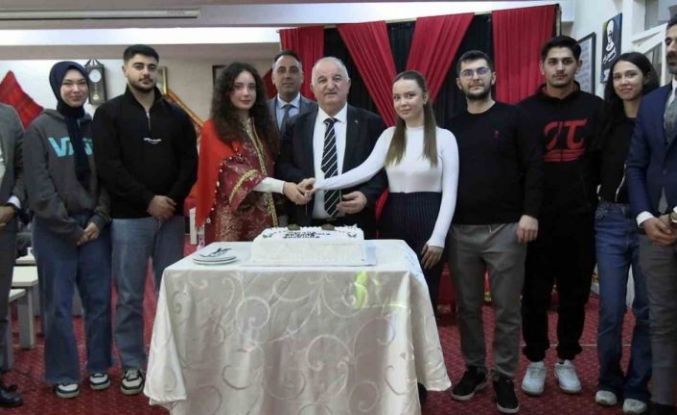 Edirne’de evlilik kredisinden faydalanan çiftler için temsili kına gecesi