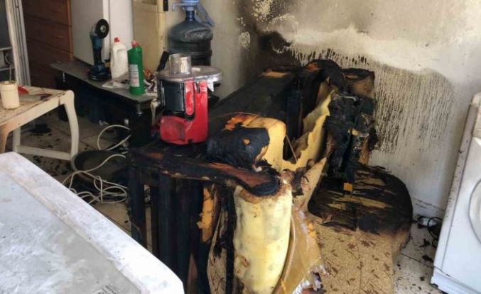 Elazığ’da depo yangını ekiplerce söndürüldü