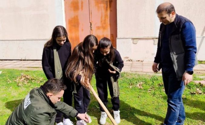 Gediz’de öğrencilerden doğaya anlamlı dokunuş