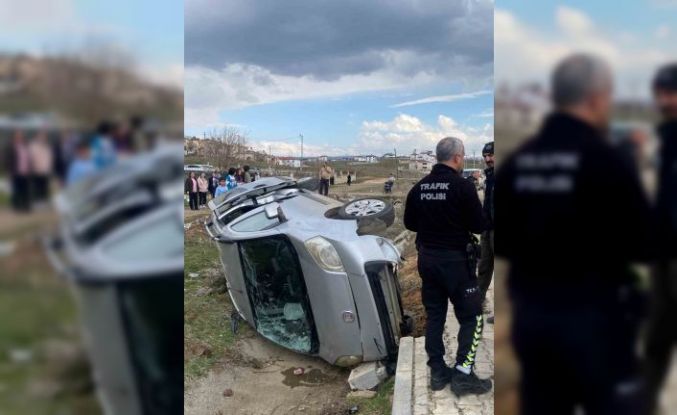 Hafif ticari araç şarampole devrildi: 1 yaralı