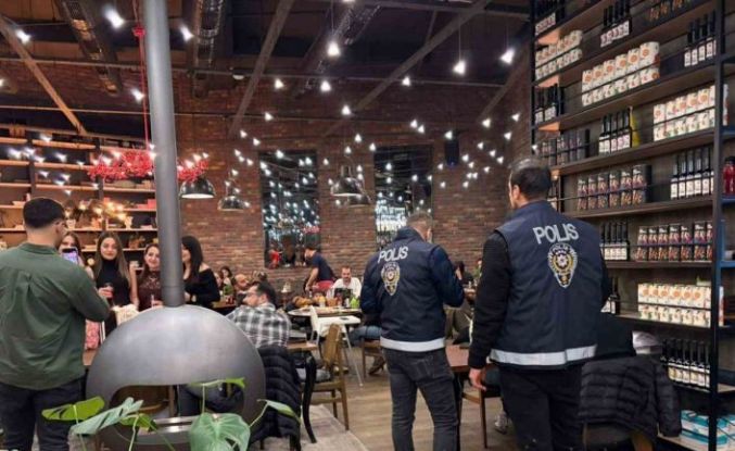 İskenderun polisi kafe ve kıraathanelere uygulama gerçekleştirdi