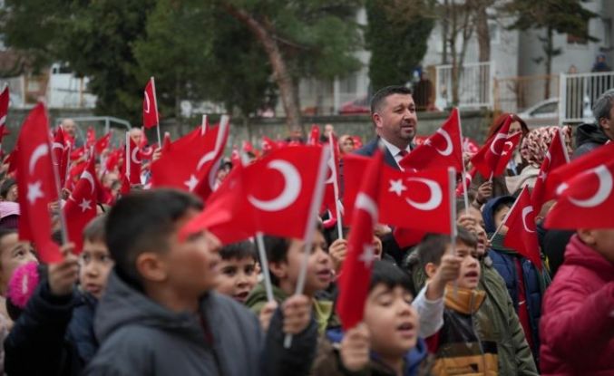 Isparta’daki okullarda ikinci yarıyılın ilk dersi bayrak sevgisi oldu