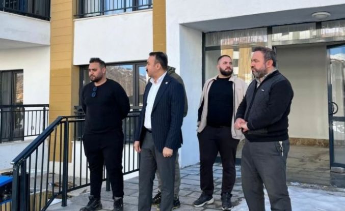 Kaymakam Pelvan deprem konutlarında incelemelerde bulundu