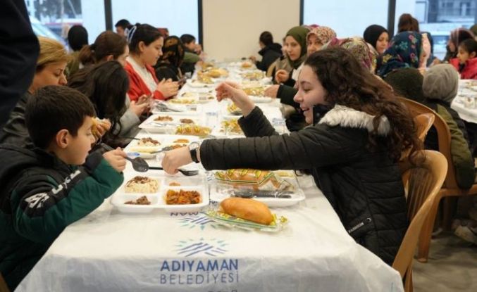 Kent meydanında iftar çadırı kuruldu