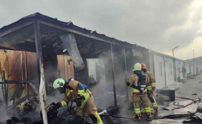 Konteynerde çıkan yangın söndürüldü