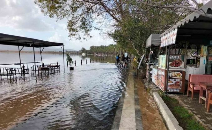 Köyceğiz Gölü’nde taşkın devam ediyor