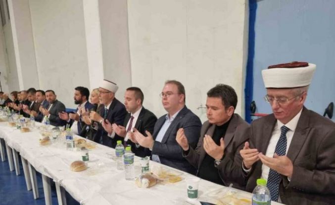 Kozlukebir Domruköy’de yüzlerce kişi iftarda buluştu