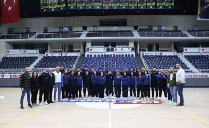 Merkezefendi Belediyesi Gençlik ve Spor Kulübü’nde şampiyona heyecanı yaşanıyor