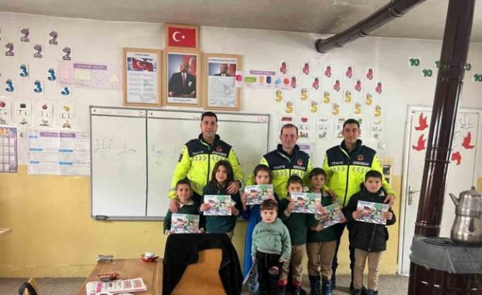 Muş’ta jandarmadan çocuklara trafik eğitimi