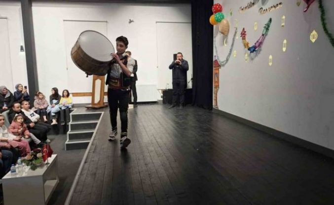 Öğrencilerden Ramazan’a özel tiyatro gösterisi