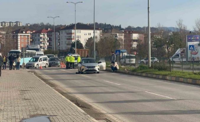 Otomobilin çarptığı kadın ağır yaralandı