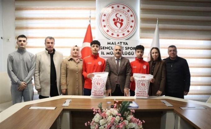 Röveşata golünün kahramanları ödüllendirildi