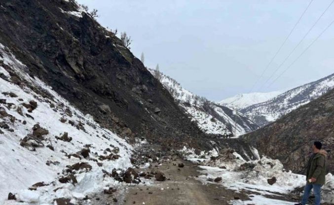 Sason’da heyelanlar vatandaşları tedirgin ediyor