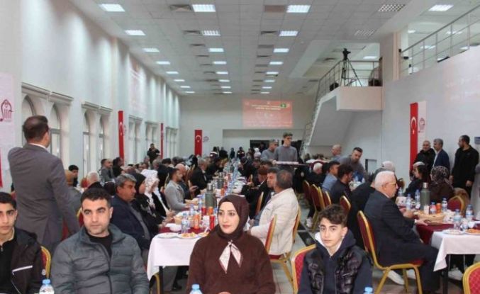 Siirt’te şehit ve gazi aileleri onuruna iftar yemeği verildi