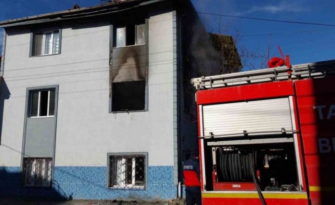 Tavşanlı’da korkutan bina yangını