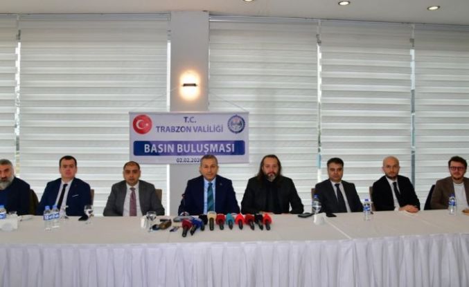 Trabzon Valisi Şahin, basınla biraya geldi