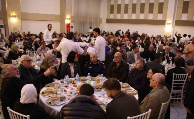 Vali Aktaş, Ramazan’ın ilk iftarında şehit yakınları ve gazilerle bir araya geldi