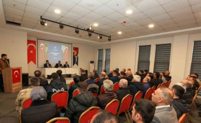 Vali Çelik Kiğı’da muhtarlarla bir araya geldi