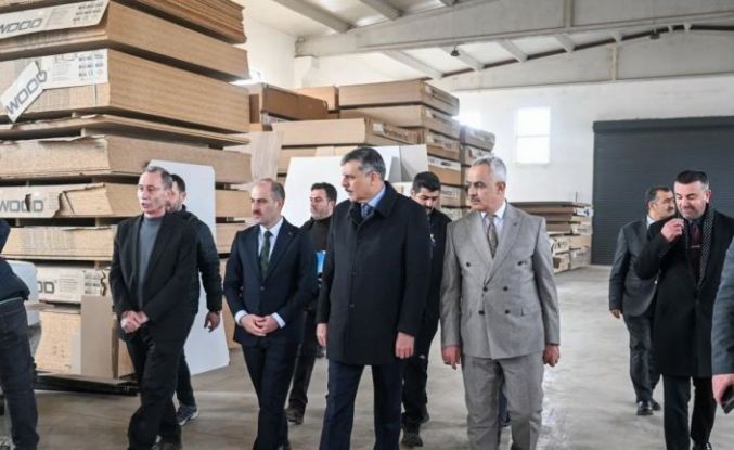 Vali Çiftçi Oltu’da işletmeleri ziyaret etti