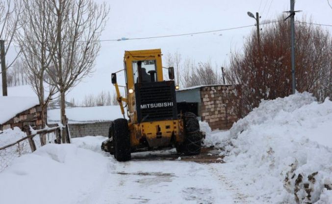 Van’da 76 yerleşim yerinin yolu kapalı