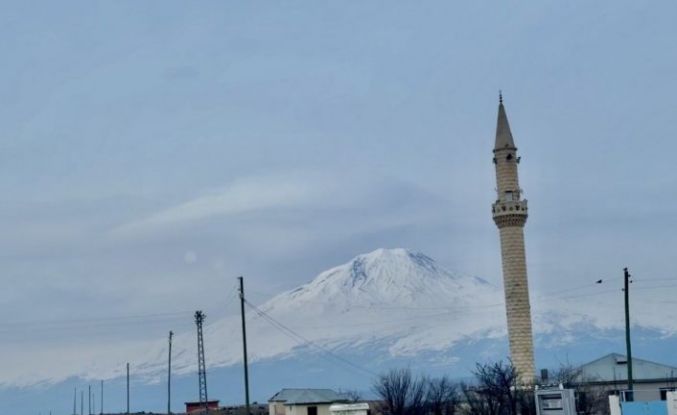Ağrı Dağı’nın zirvesi göz kamaştırdı