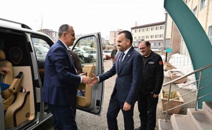 Ağrı Valisi Bozkurt’tan Erzurum’da yoğun temas trafiği