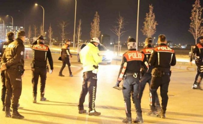 Aksaray’da iftar sonrası asayiş ve trafik denetimleri sürüyor