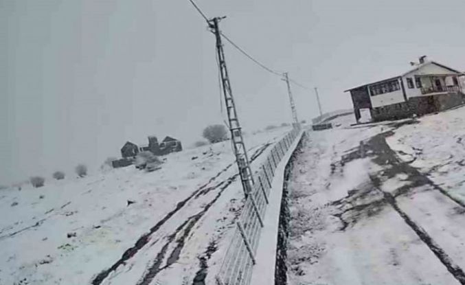 Ankara’nın yüksek kesimlerine kar yağdı