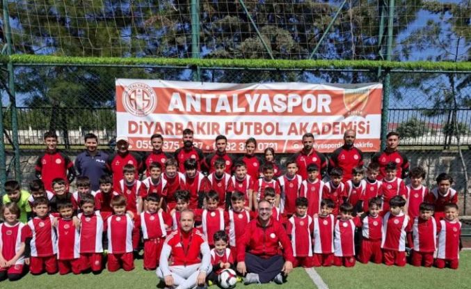 Antalyaspor Diyarbakır Futbol Akademisinden çocuklara sağlık atölyesi