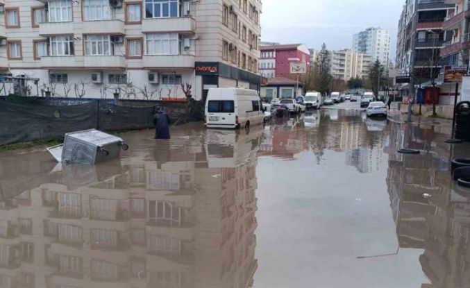 Batman’da sağanak ve kar hayatı olumsuz etkiledi