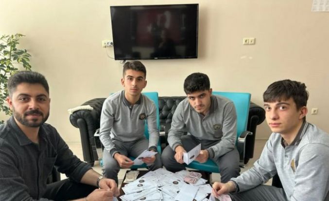 Bayburt Anadolu İmam Hatip Lisesi öğrencilerden ihtiyaç sahiplerine destek