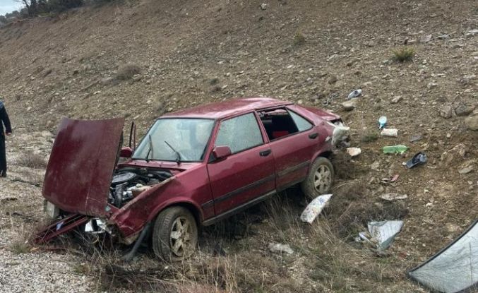 Beyşehir’de devrilen otomobildeki 5 kişi yaralandı