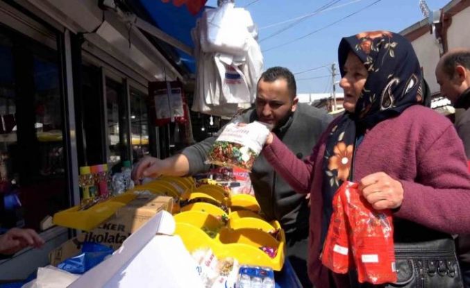 Bolu’da pazar tezgahları bayram şekerleriyle renklendi