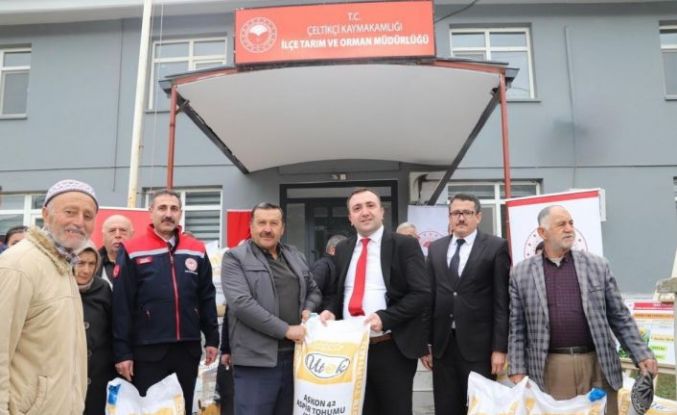 Çeltikçi’de üreticiye aspir tohumu desteği