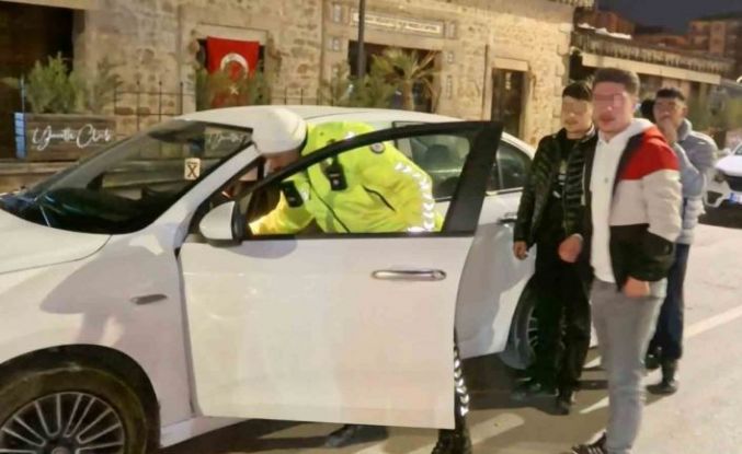 Engelli bireyin aracıyla yakalanan gençlere ceza