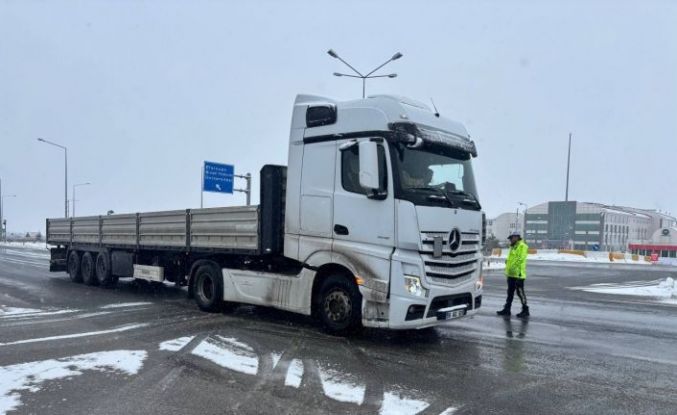 Erzincan’da 335 köy yolu kar nedeniyle ulaşıma kapalı