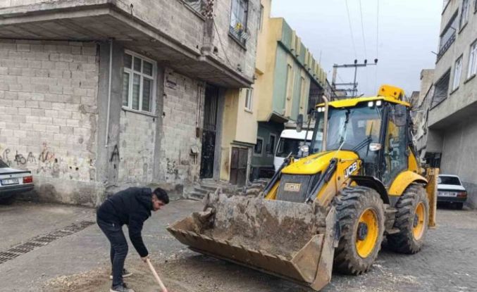 Eyyübiye’de sel sonrası temizlik çalışmaları sürüyor