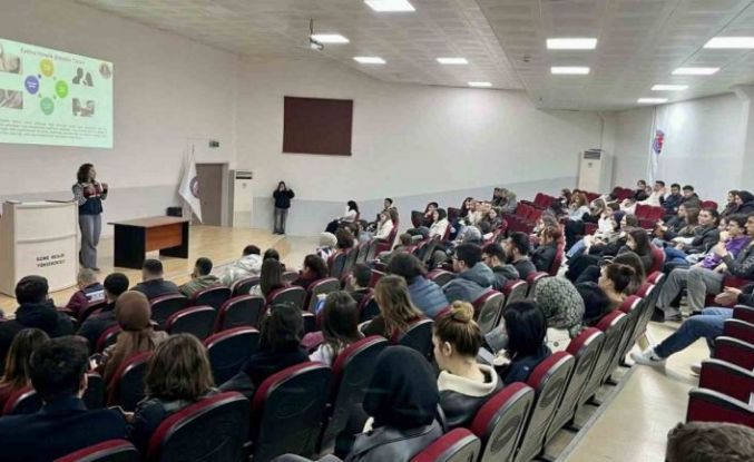 Ezine’de jandarmadan üniversite öğrencilerine bilgilendirme