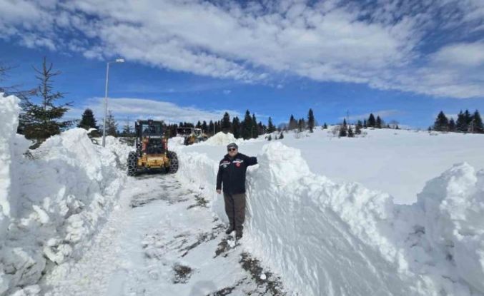 Giresun’un turizm merkezi Kulakkaya Yaylası’nda kar kalınlığı 2 metreyi buldu