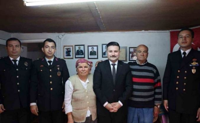 Gökçeada Kaymakamı Acar’dan Gazi ailesine bayram ziyareti